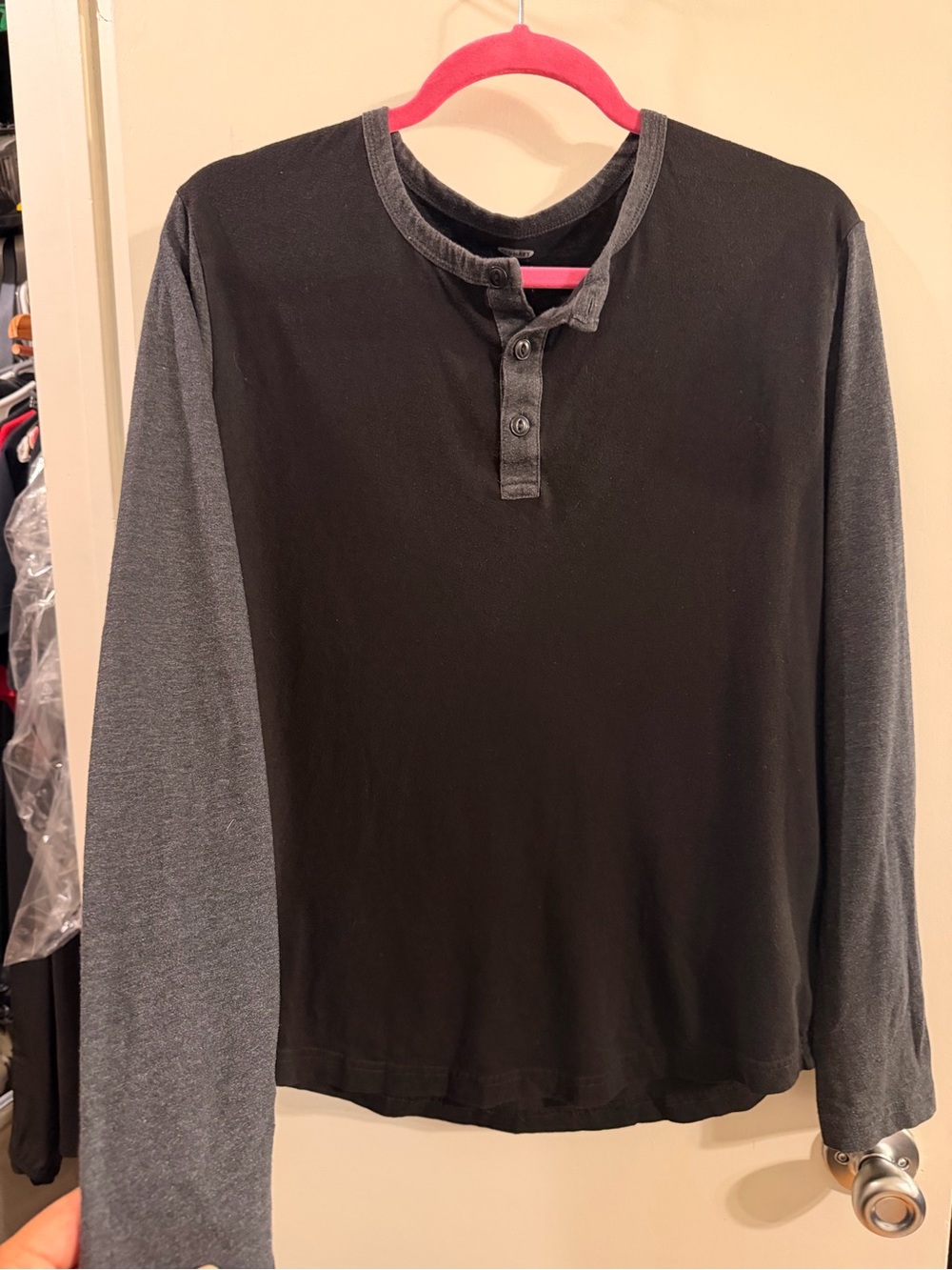 Black & Gray Long-Sleeve Henley Top for Men